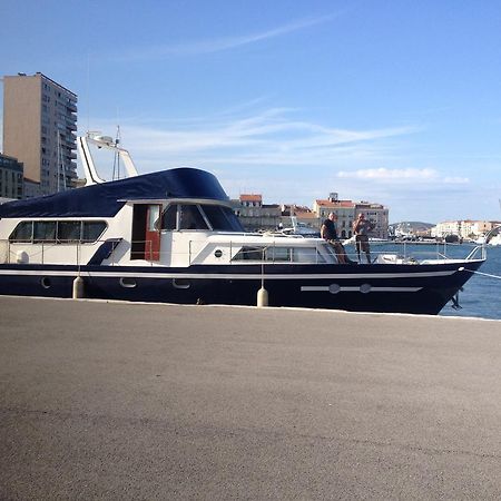 Yacht Bateau Moteur Benetti 19M Hotel Sete Ngoại thất bức ảnh