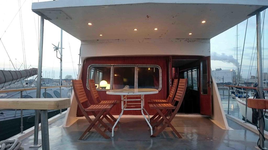 Yacht Bateau Moteur Benetti 19M Hotel Sete Ngoại thất bức ảnh