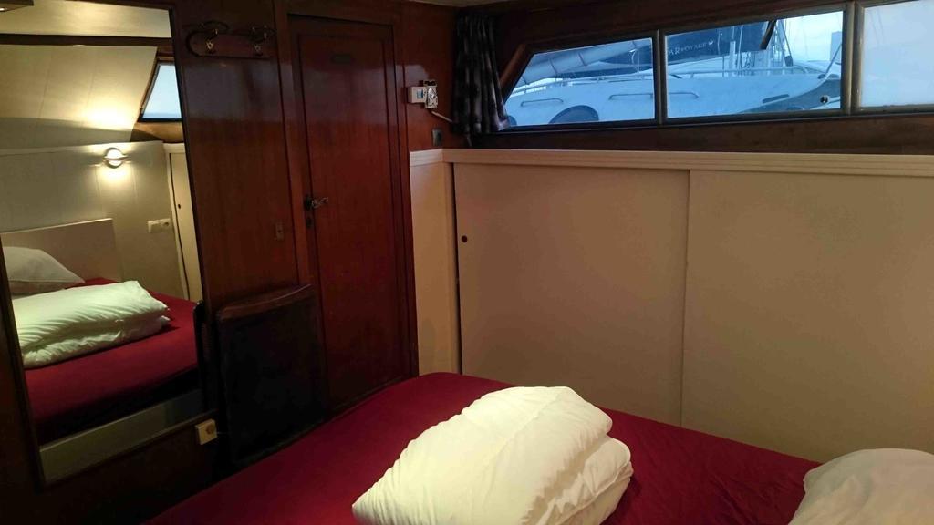 Yacht Bateau Moteur Benetti 19M Hotel Sete Ngoại thất bức ảnh
